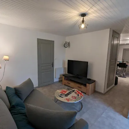 Lumineux Avec Jardin Privatif, Proche Chateau De La Rochefoucauld, Equipements Bebe Et Velos Inclus - Fr-1-653-232 Летний дом Ла-Рошфуко