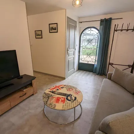 Lumineux Avec Jardin Privatif, Proche Chateau De La Rochefoucauld, Equipements Bebe Et Velos Inclus - Fr-1-653-232 Holiday home