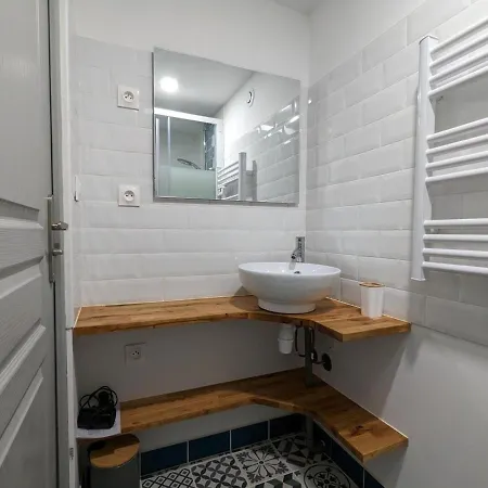 Lumineux Avec Jardin Privatif, Proche Chateau De La Rochefoucauld, Equipements Bebe Et Velos Inclus - Fr-1-653-232