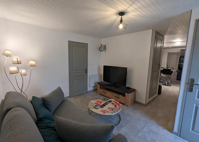 Lumineux Avec Jardin Privatif, Proche Château De La Rochefoucauld, équipements Bébé Et Vélos Inclus - Fr-1-653-232 Сasa de vacaciones La Rochefoucauld