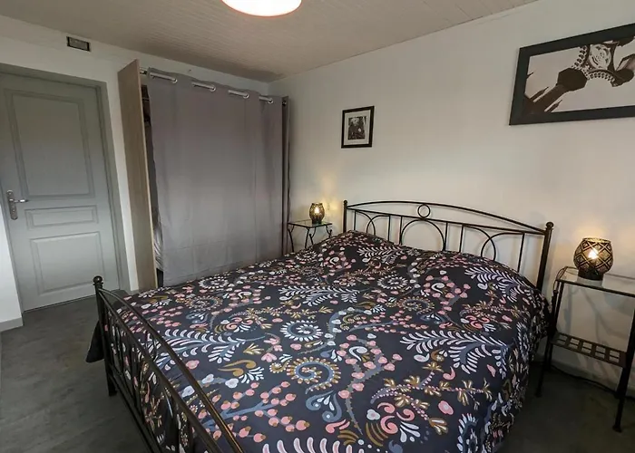 Lumineux Avec Jardin Privatif, Proche Château De La Rochefoucauld, équipements Bébé Et Vélos Inclus - Fr-1-653-232