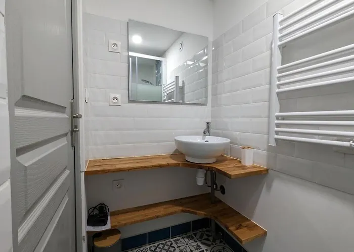 Lumineux Avec Jardin Privatif, Proche Château De La Rochefoucauld, équipements Bébé Et Vélos Inclus - Fr-1-653-232