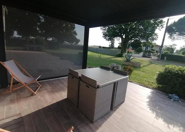 Lumineux Avec Jardin Privatif, Proche Château De La Rochefoucauld, équipements Bébé Et Vélos Inclus - Fr-1-653-232